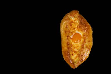 Gürcistan ulusal yemeği, Çerngm arka planında kopyalama alanı olan Adjarian Khachapuri.