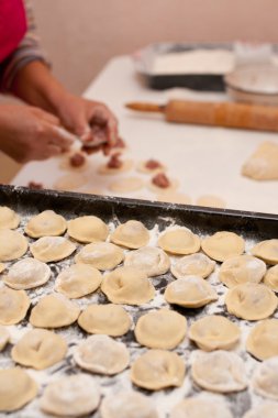 bir tavada et hamur tatlısı