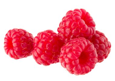 Olgun ahududu üzerinde beyaz izole