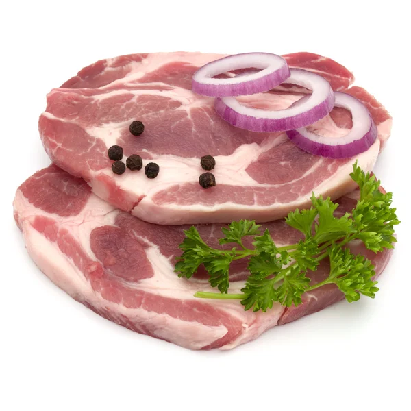 Rauw vlees met peterselie kruid bladeren — Stockfoto
