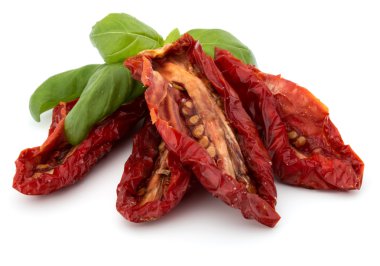 Kurutulmuş domates ve fesleğen