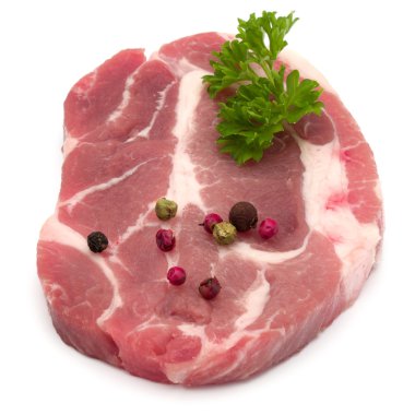 Maydanoz ve karabiber ile çiğ et 