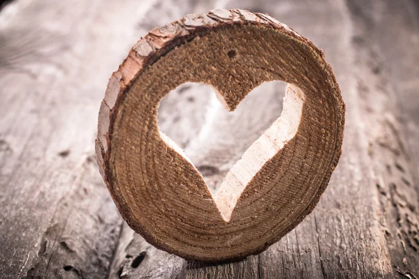 Cuore in legno antico — Foto Stock