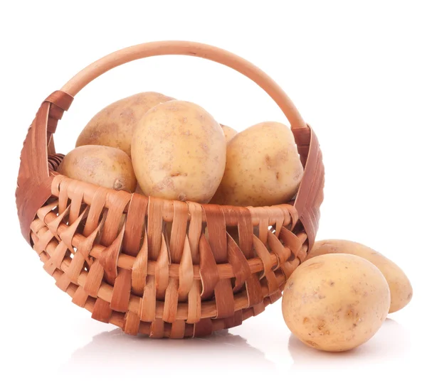 Potato tubers in wicker basket — Stock Photo, Image