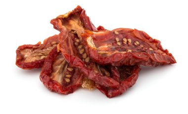 Kurutulmuş domates izole 