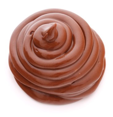 Çikolatalı krem girdap izole üzerinde beyaz bir arka plan kesme