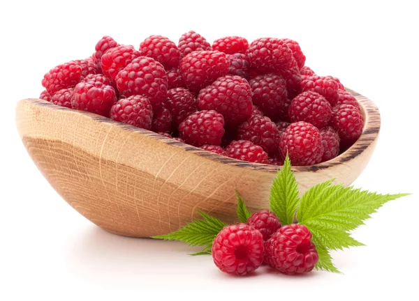 Raspberries in wooden bowl — Stock Photo, Image