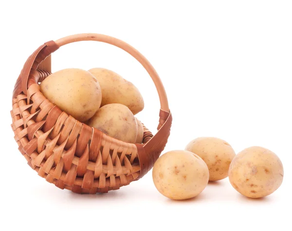 Potato tubers  in wicker basket — Stock Photo, Image