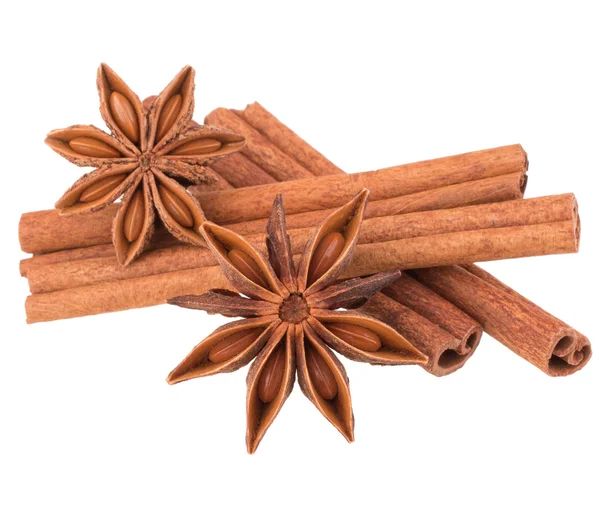 Cinnamon sticks och stjärnor anis spice — Stockfoto