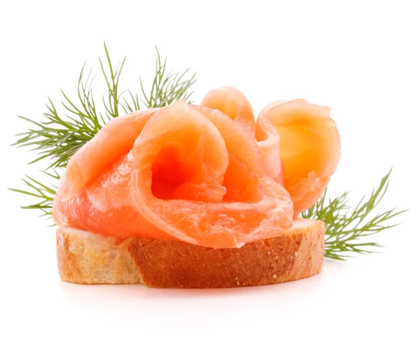 Sanduíche ou canapé com salmão — Fotografia de Stock
