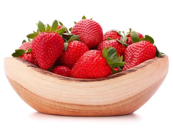 Strawberries in wooden bowl cutout — Stock Photo, Image