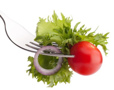 salata ve çatal üzerinde kiraz domates