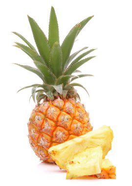 ananas tropikal meyve dilimleri ile