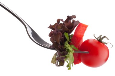 taze salata ve çatal üzerinde kiraz domates