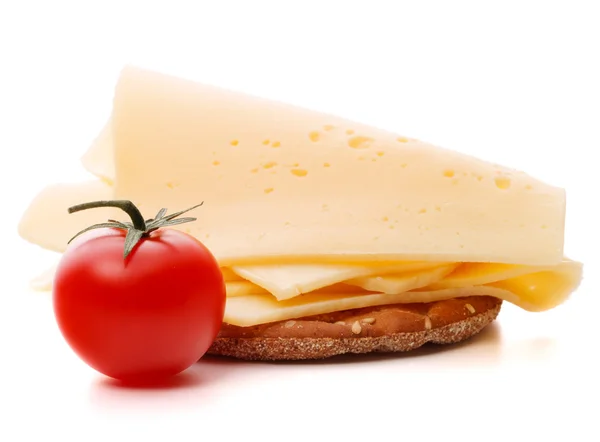 Ostsmörgås med körsbärstomat — Stockfoto