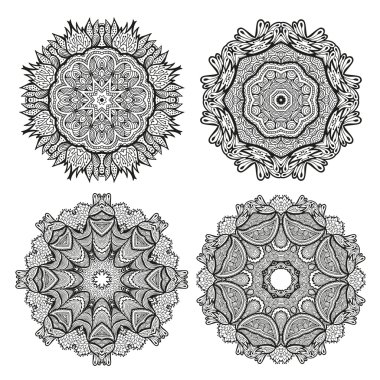 Yuvarlak dekoratif süsler seti, siyah beyaz çiçek desenleri