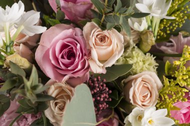 Çok renkli çiçek demet.