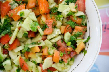 Tabakta sebze salatası