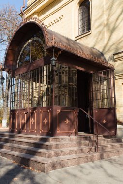 Kiev, Ukrayna - 18 Ekim 2019 - St. Pokrovsky Kilisesi. Dış ve iç görünüş. Ayrıntılar.