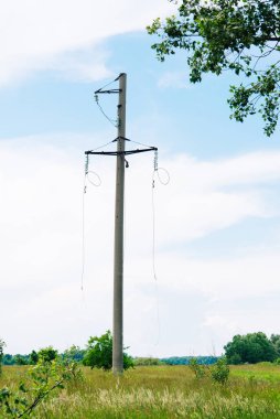 Güç hatları sahada.