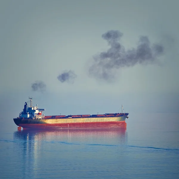 Hromadný dopravce loď — Stock fotografie