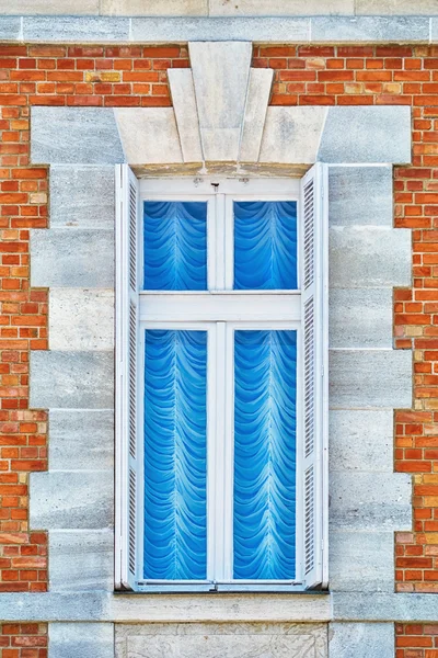 Altes Hausfenster — Stockfoto