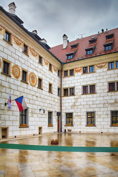 Courtyard in Cesky Krumlov — Stock Photo, Image