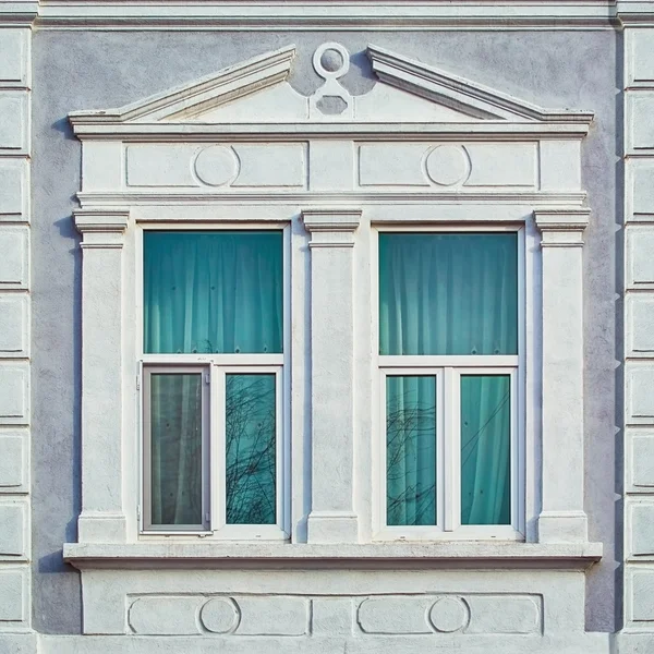 Fenster des alten Hauses — Stockfoto