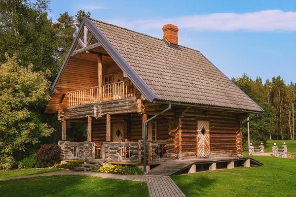 Dřevěný Dům Venkovské Oblasti Lotyšsko — Stock fotografie