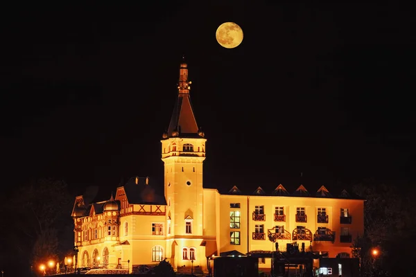 Castillo en la noche —  Fotos de Stock