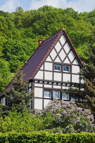 Huis op de heuvel — Stockfoto