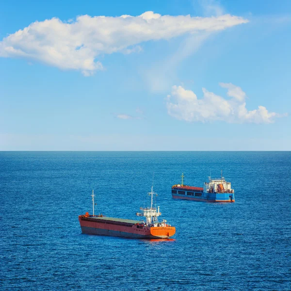 Navios de carga no mar — Fotografia de Stock