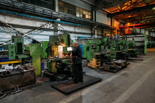 Grüne Drehbank Der Metallwerkstatt — Stockfoto