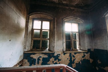 Yangından sonra eski tarihi konağın içi.