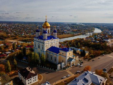 Sonbahar Yelets, Lipetsk Bölgesi, Rusya 'daki Yükseliş Katedrali' nin insansız hava aracı görüntüsü.