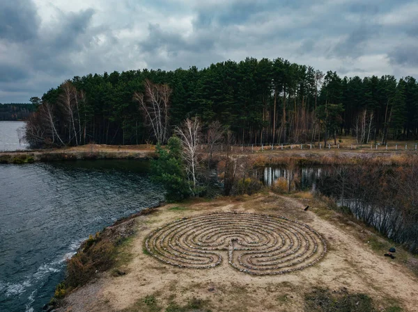 Spirallabyrinth Aus Steinen Der Küste Draufsicht Von Der Drohne Aus — Stockfoto