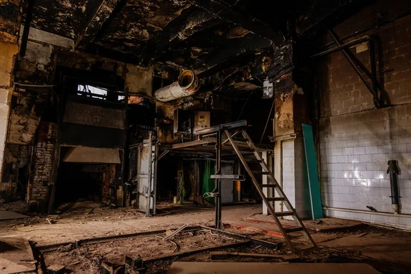 Interior Quemado Edificio Industrial Almacén Consecuencias Del Fuego — Foto de Stock