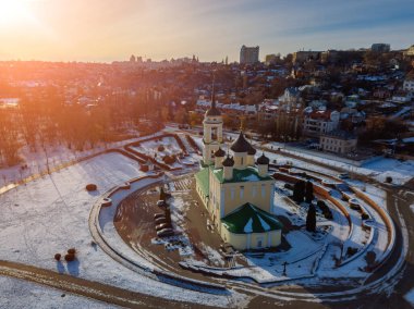 Voronezh şehri, hava manzaralı. Amirallik Meydanı, Varsayım Kilisesi.