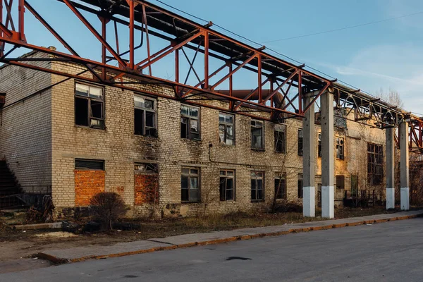 Antigo Edifício Industrial Abandonado Espera Demolição — Fotografia de Stock