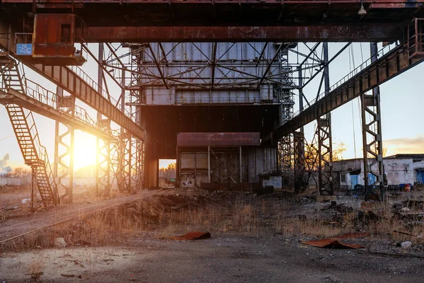 Gamla Övergivna Industribyggnad Väntar Rivning — Stockfoto