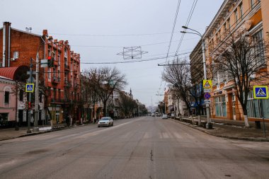 Rostov-on-Don 'un merkez bölgesi. Tarihi binaların güzel mimarisi, Rostov-on-Don, Rusya - 15 Şubat, 2021.