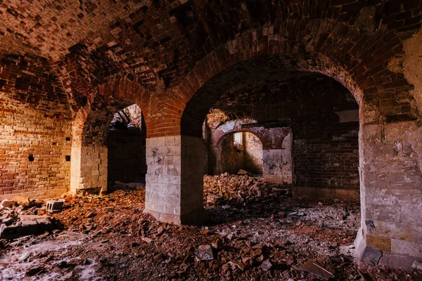 Ancienne Cave Voûtée Brique Rouge Sous Bâtiment Abandonné — Photo