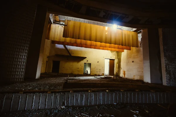 Stary Przerażający Opuszczony Zepsuty Teatr Lub Kino — Zdjęcie stockowe