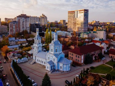 İyi akşamlar Voronezh, İHA 'dan hava görüntüsü. Vvedenskaya Kilisesi.