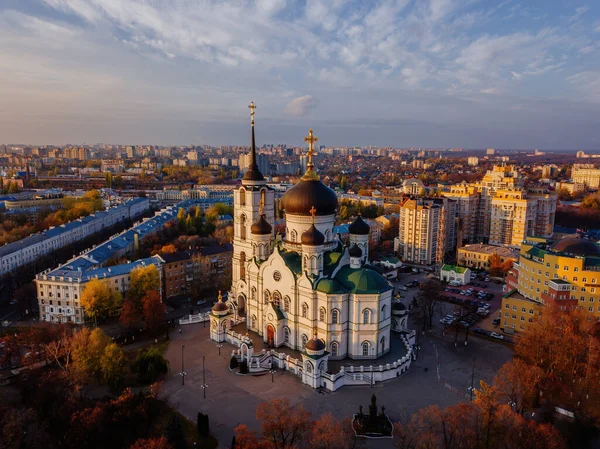 Akşamları Voronezh, Annunciation Cathedral, hava aracı manzarası.