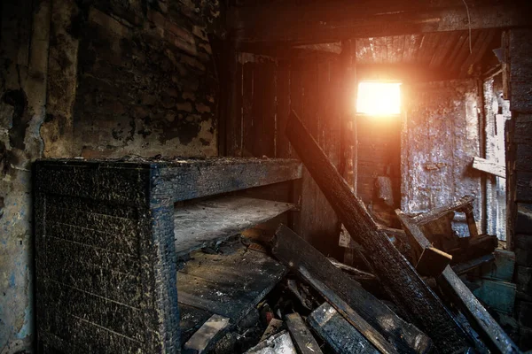Сожженный Интерьер Старого Дома Последствия Пожара — стоковое фото
