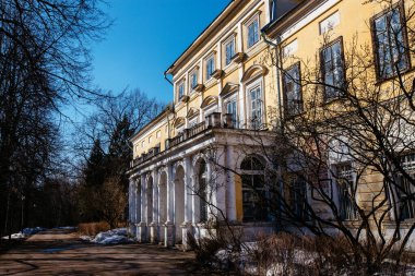 Moskova Bölgesi, Rusya 'da terk edilmiş eski malikane Znamenskoye Sadki.