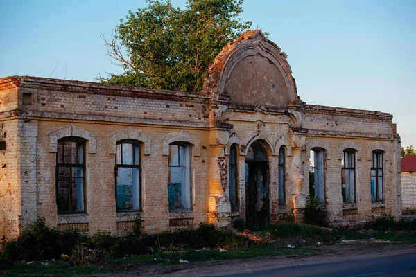 Velha Casa Histórica Ruínas Pôr Sol Noite — Fotografia de Stock