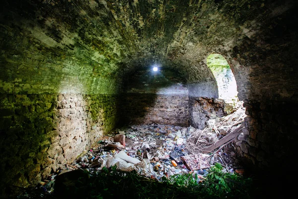 Vieille Cave Voûtée Souterraine Sombre Abandonnée — Photo