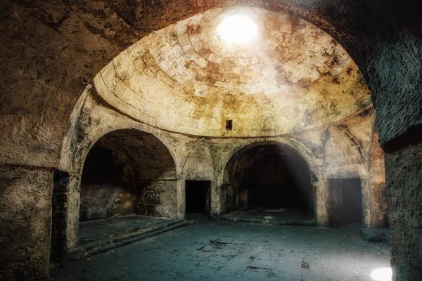 Bajo Cúpula Antiguo Edificio Abandonado Estilo Oriental — Foto de Stock